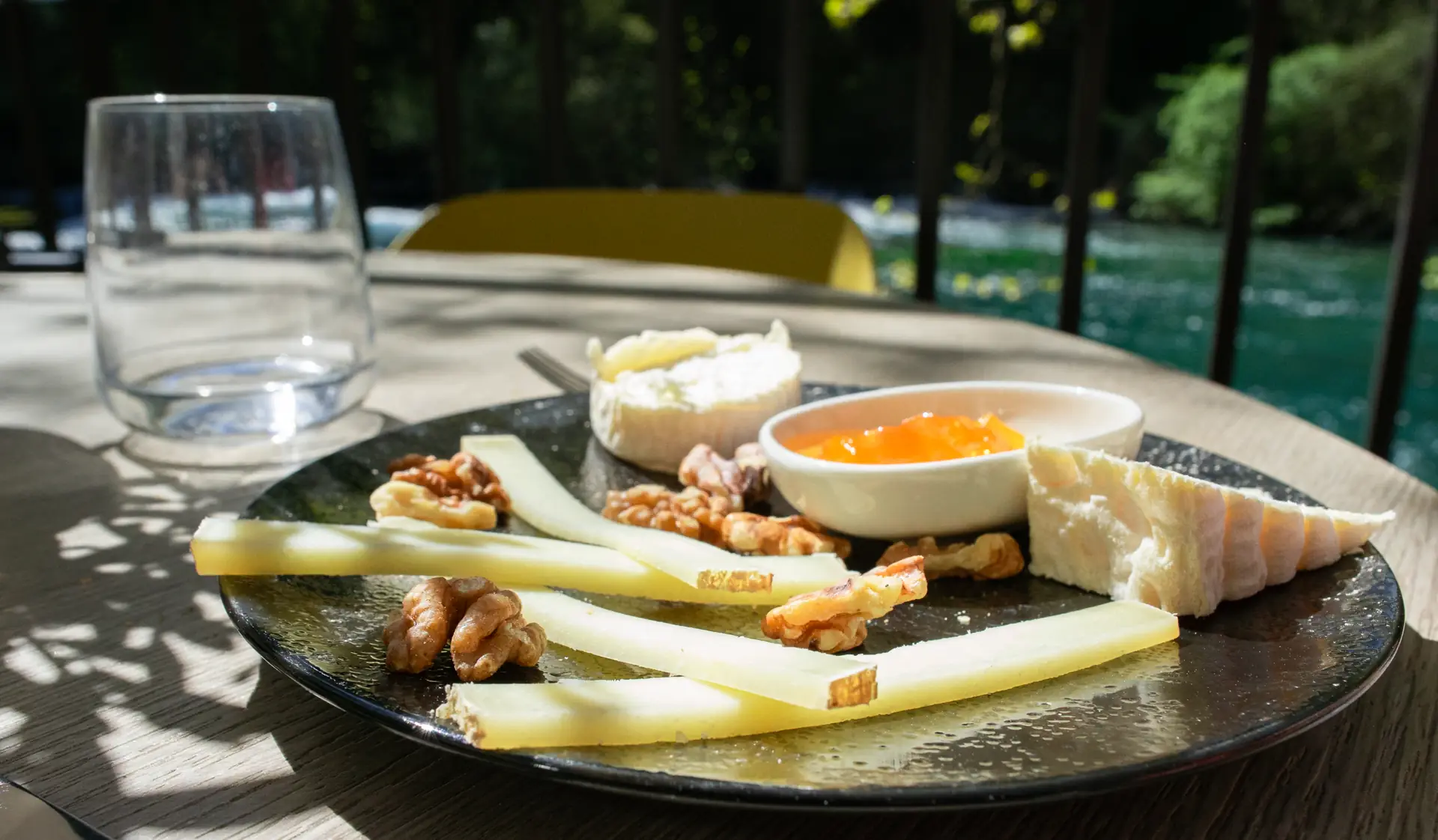 Cheese board by Nathalie Morotti, affineur in Pernes-les-Fontaines, Restaurant Philip